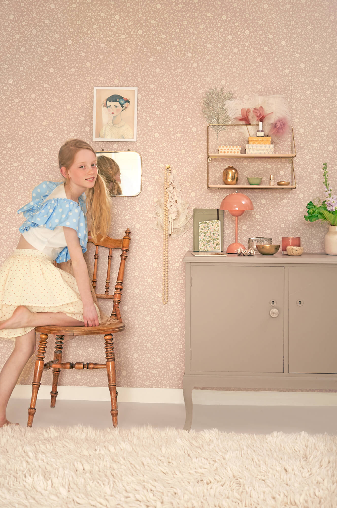 Flora Wallpaper in Dreamy Lilac
