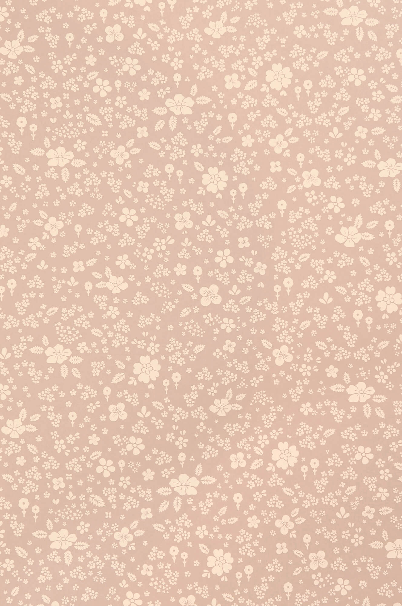 Flora Wallpaper in Dreamy Lilac