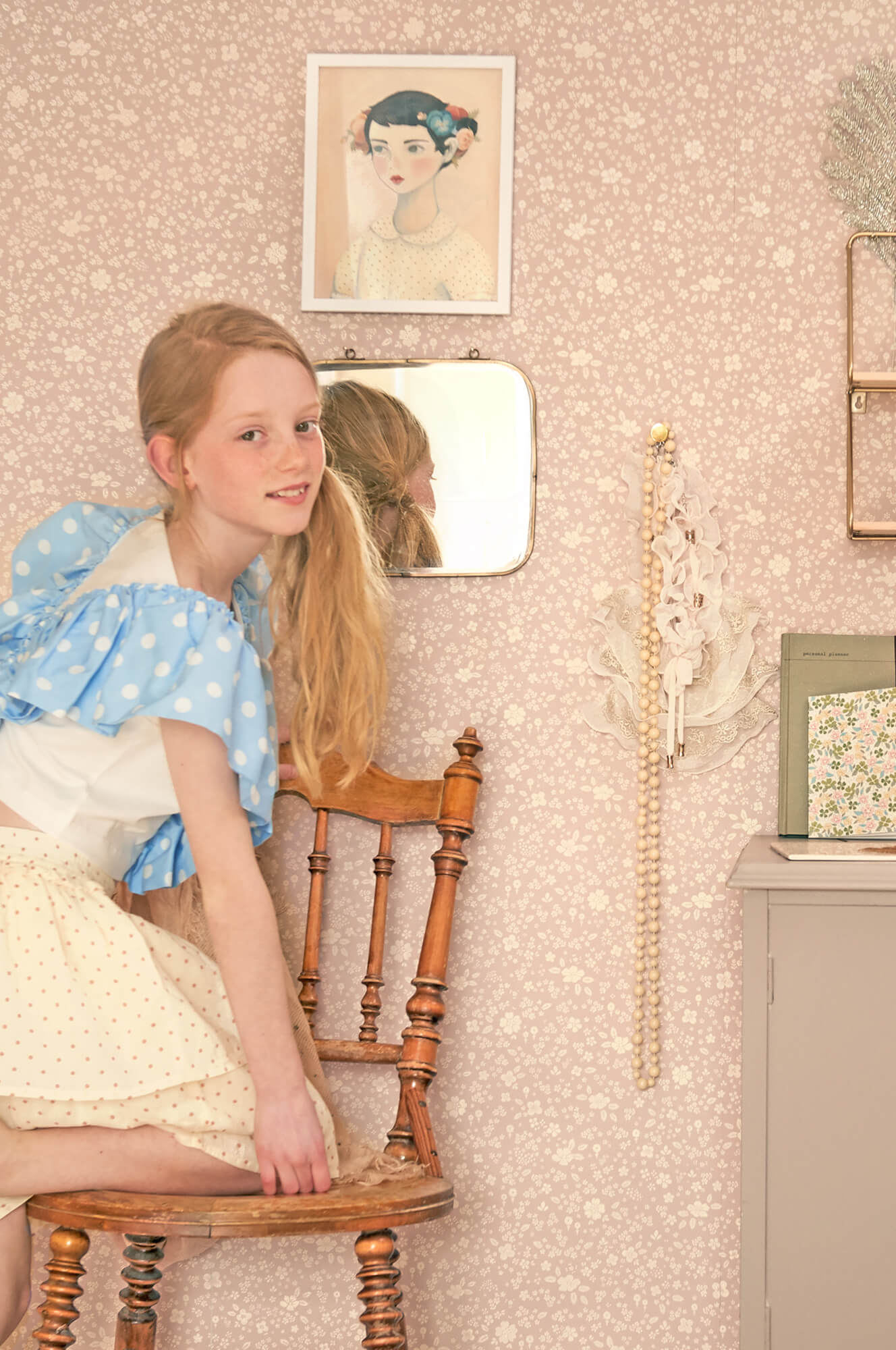 Flora Wallpaper in Dreamy Lilac