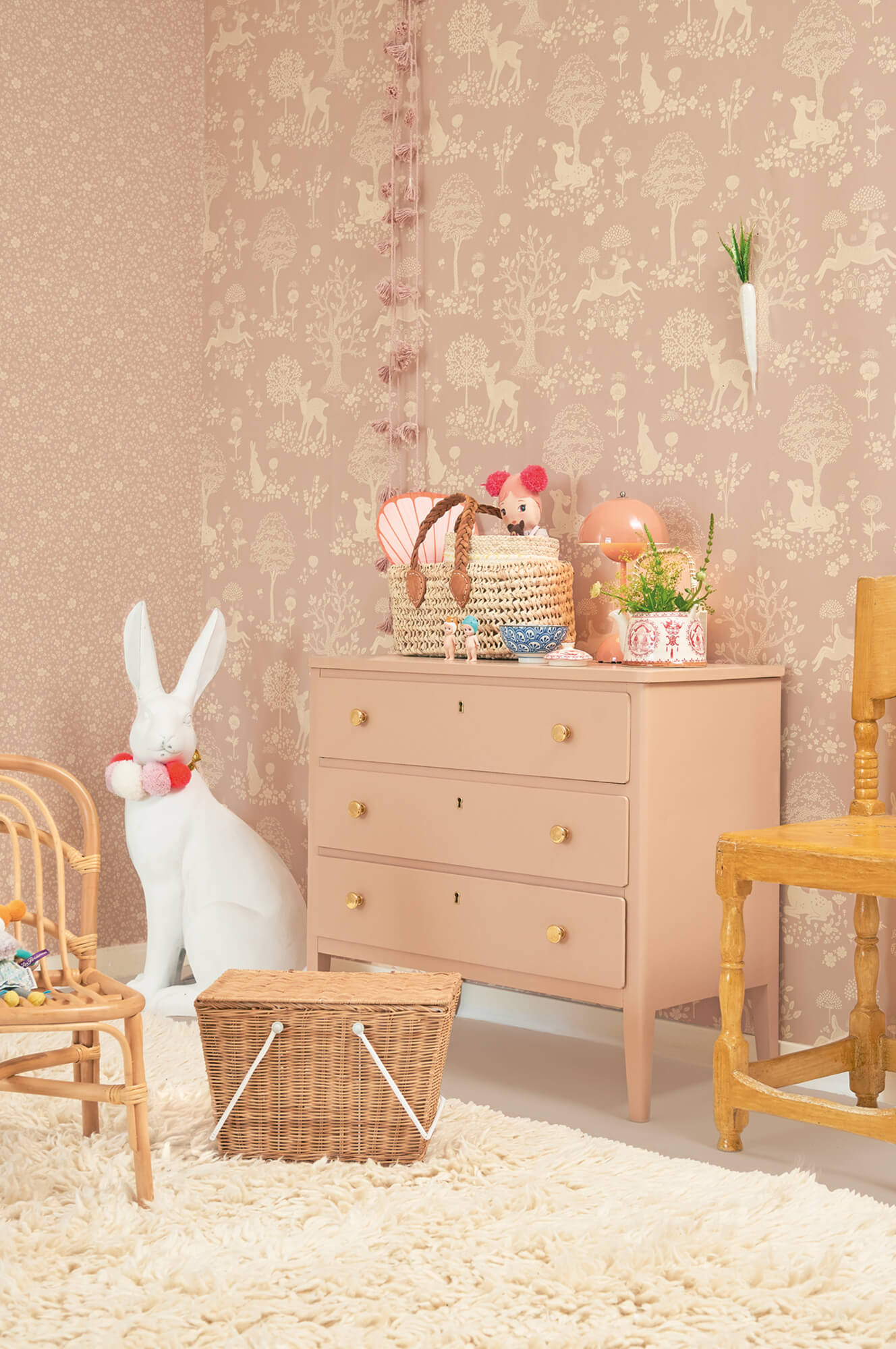 Flora Wallpaper in Dreamy Lilac