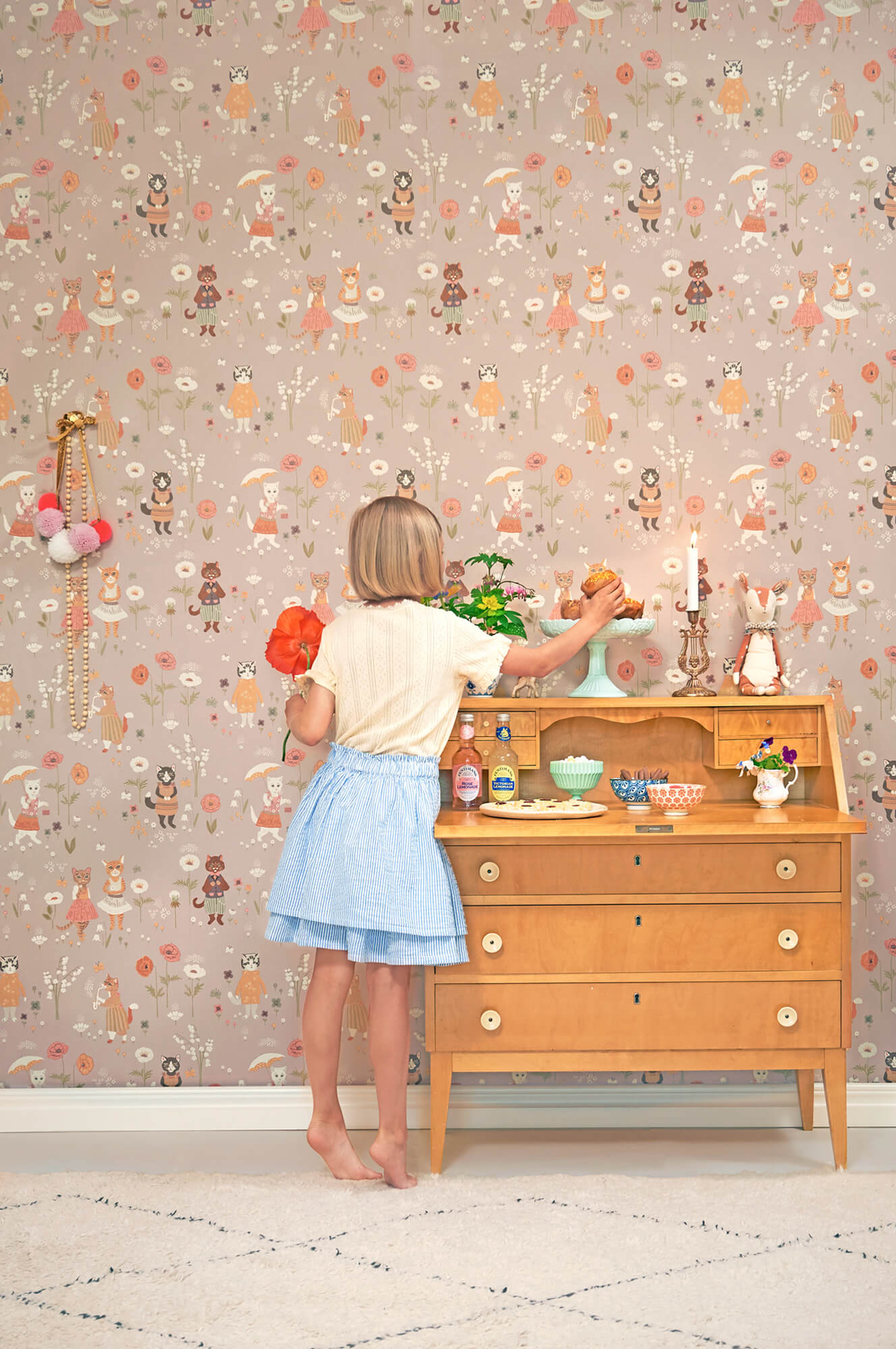 Catwalk Wallpaper in Dusty Lilac