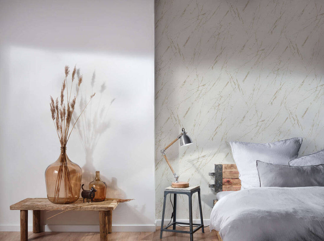 Stone Streak Wallpaper in Cream/Gold