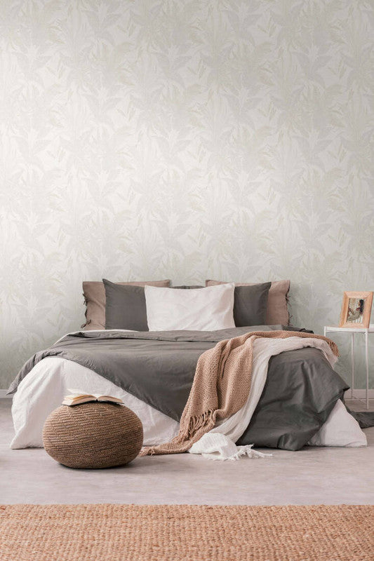Large Leaf Floral Light Texture Wallpaper in Cream/Beige