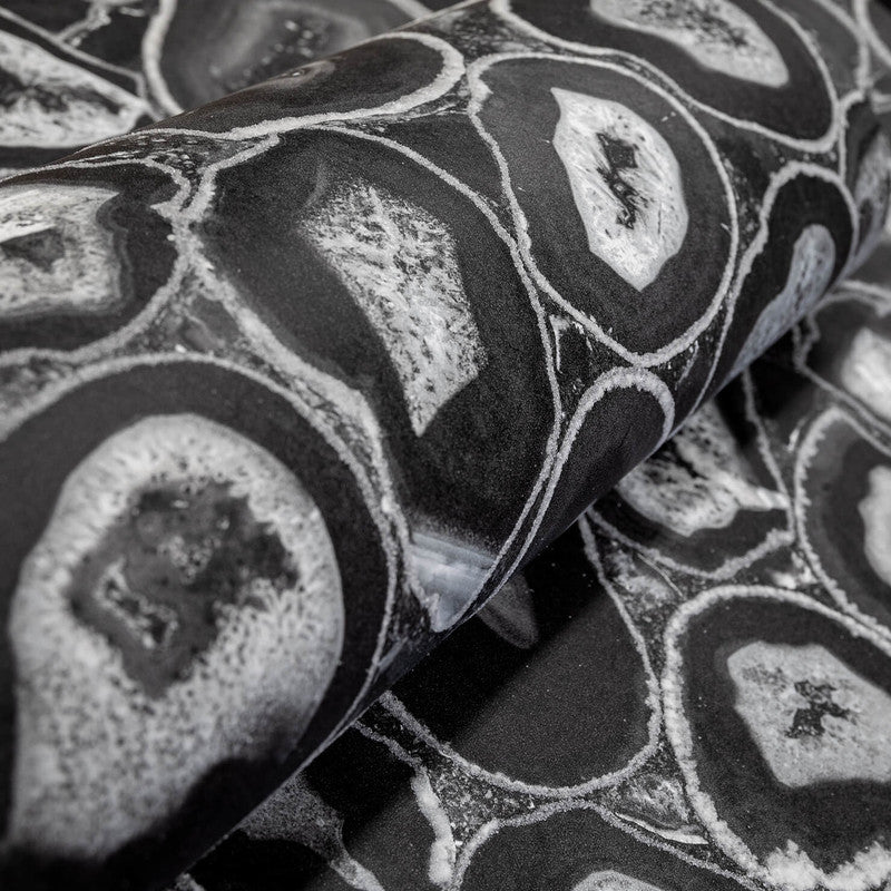 Filo Agate Wallpaper in Black Pepper