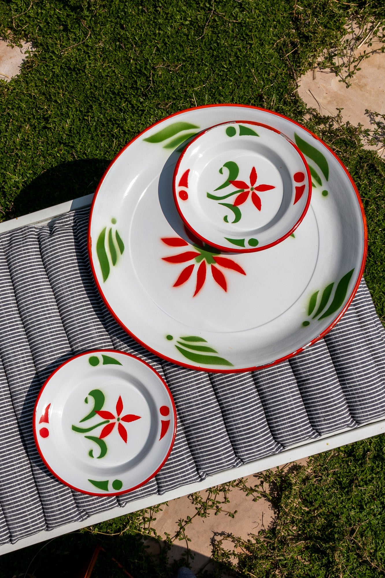 Enamel Serving Set 10