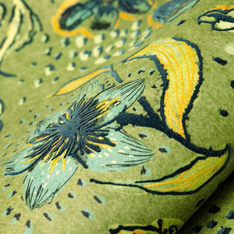 Felice Wild Garden Wallpaper in Green Pepper