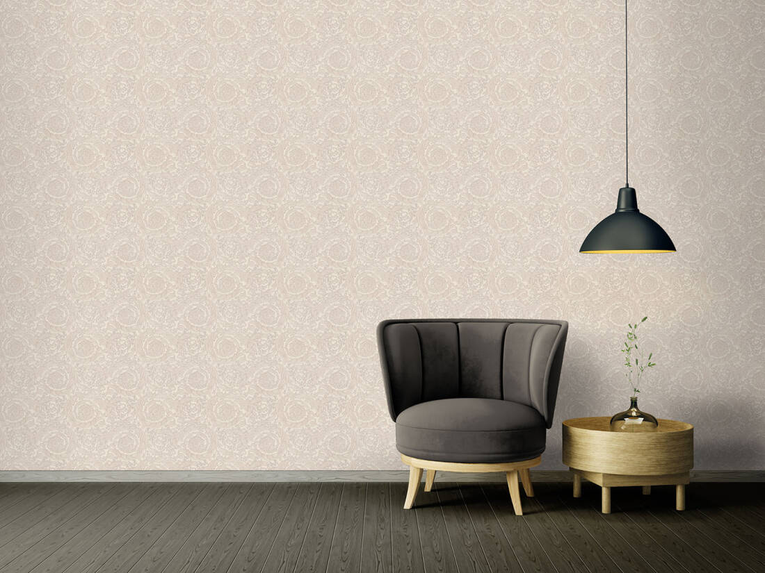 Classic Ornament Flowers Textured Wallpaper in Cream/Metallic