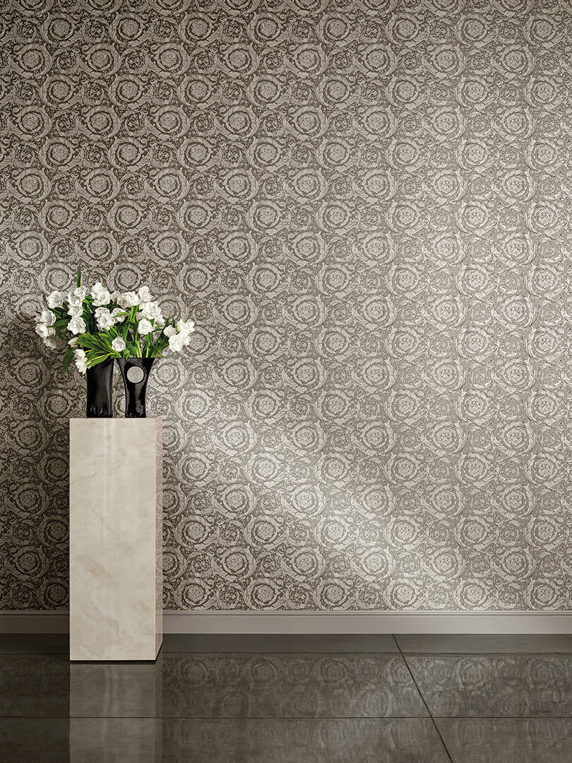 Classic Ornament Flowers Textured Wallpaper in Grey/Metallic