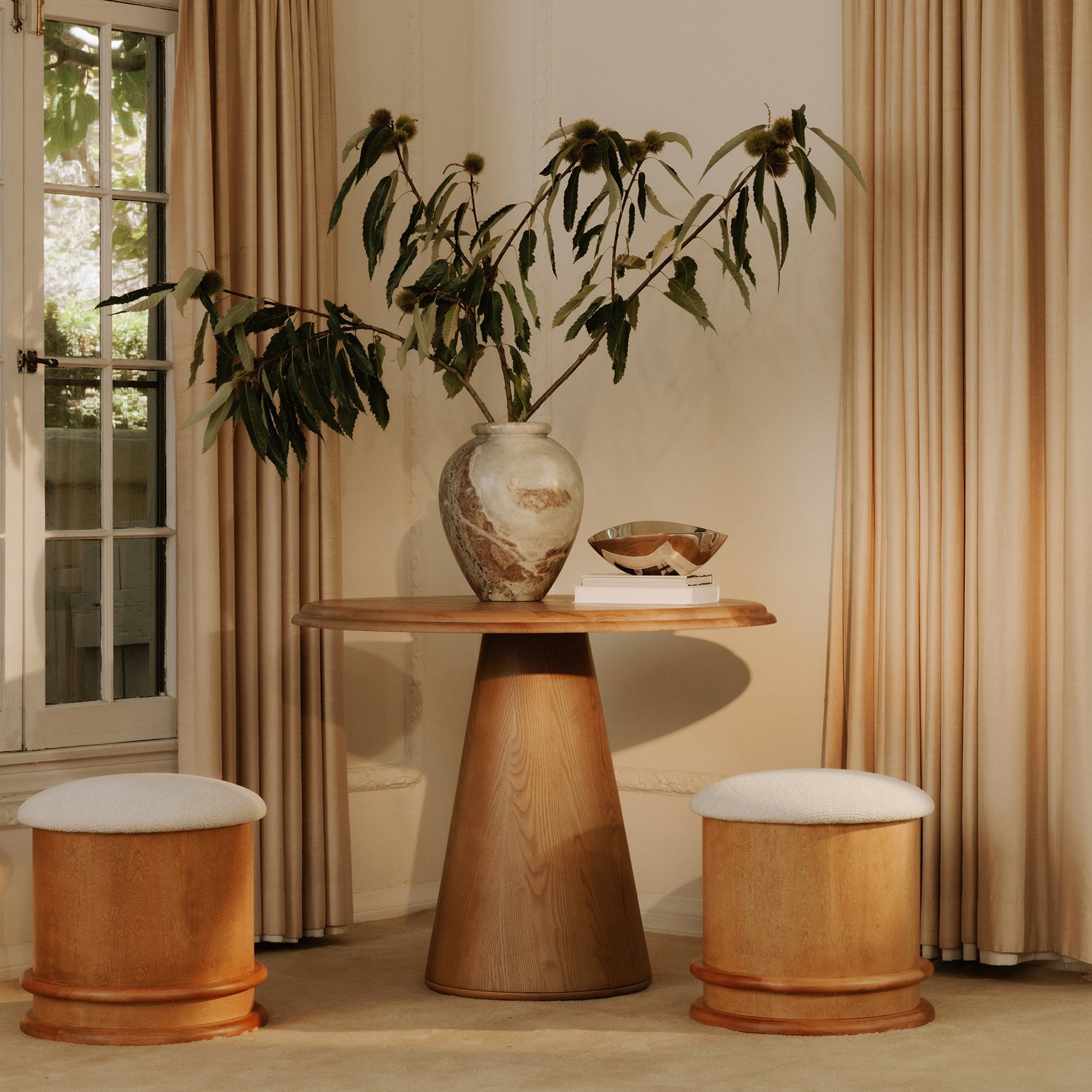 Tutto Cafe Table Moes Home Collection Mhc Ew 1034 24 0 5