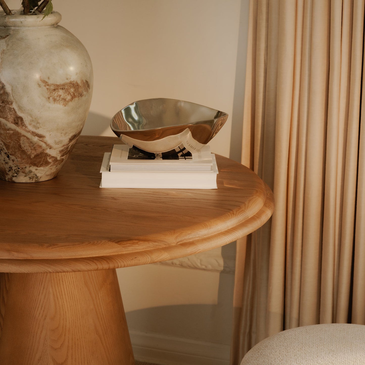 Tutto Cafe Table Moes Home Collection Mhc Ew 1034 24 0 3
