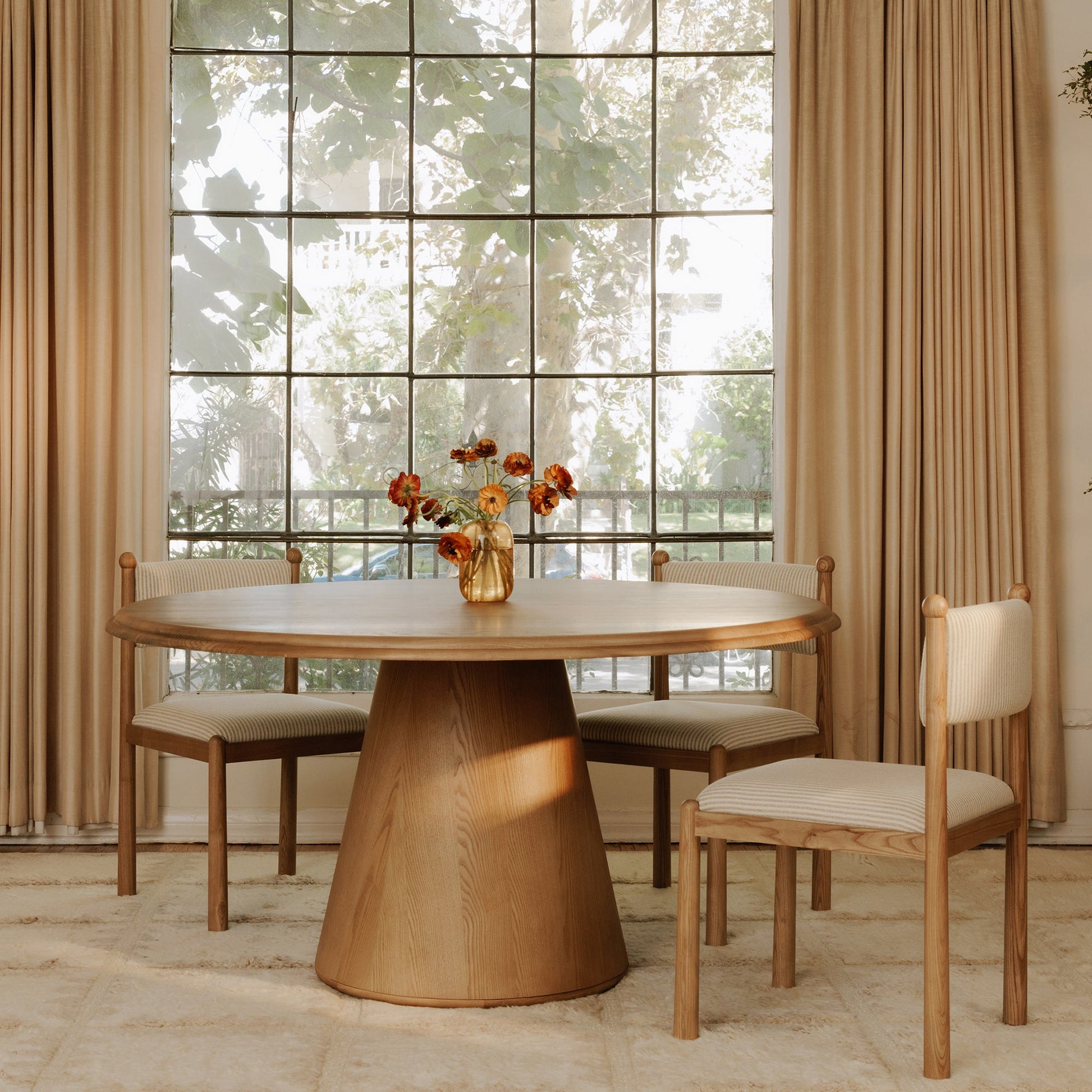 Tutto Dining Table Moes Home Collection Mhc Ew 1035 24 0 4