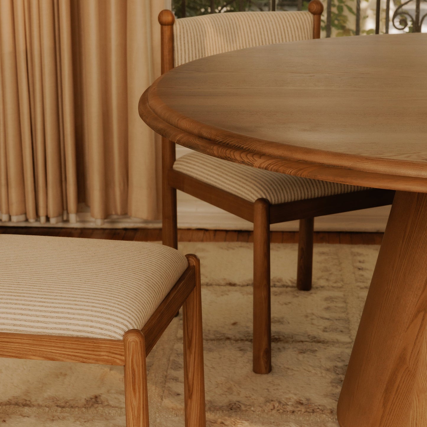 Tutto Dining Table Moes Home Collection Mhc Ew 1035 24 0 3