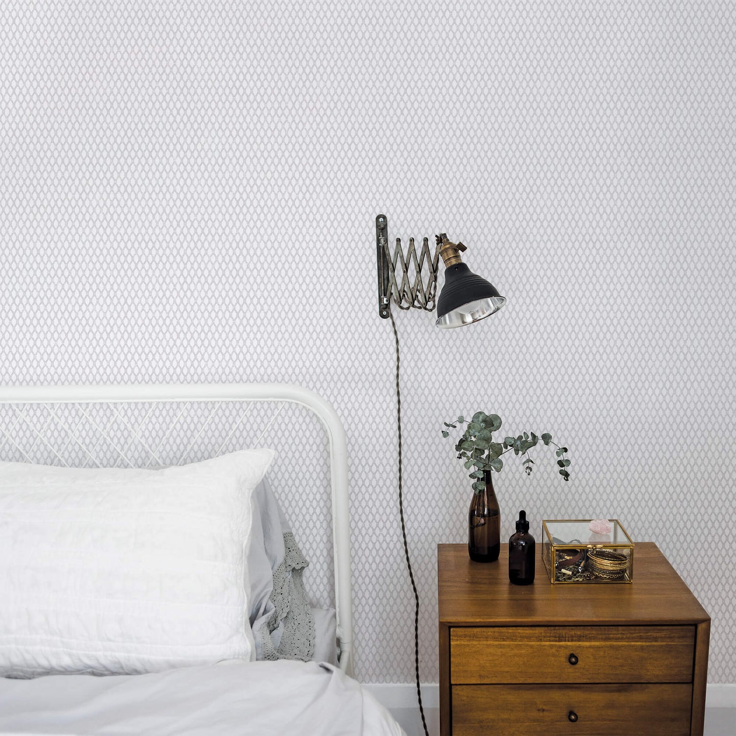 Double Links Grey Wallpaper from the Small Prints Collection by Galerie Wallcoverings