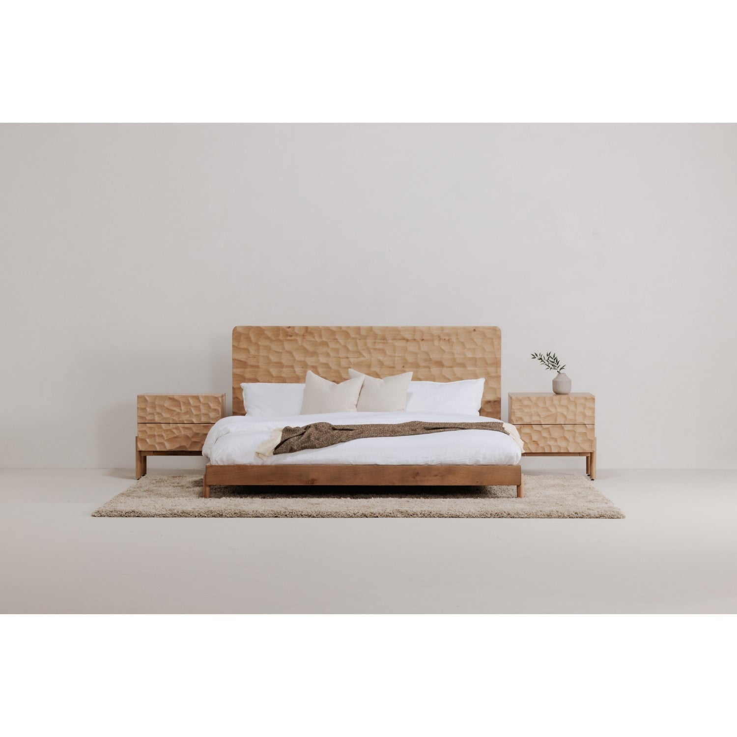 Misaki Nightstand 28