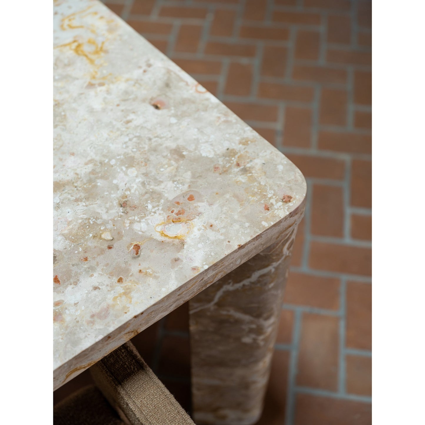 Segment Dining Table Moes Home Collection Mhc Jd 1107 34 0 3