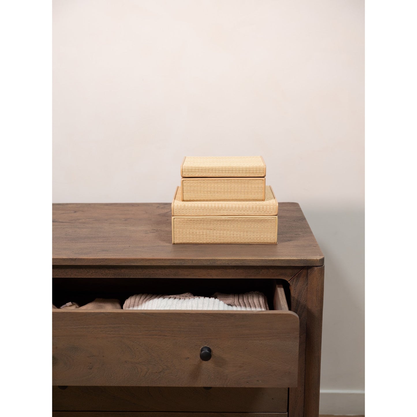 Mabel Dresser Moes Home Collection Mhc Lx 1086 20 5