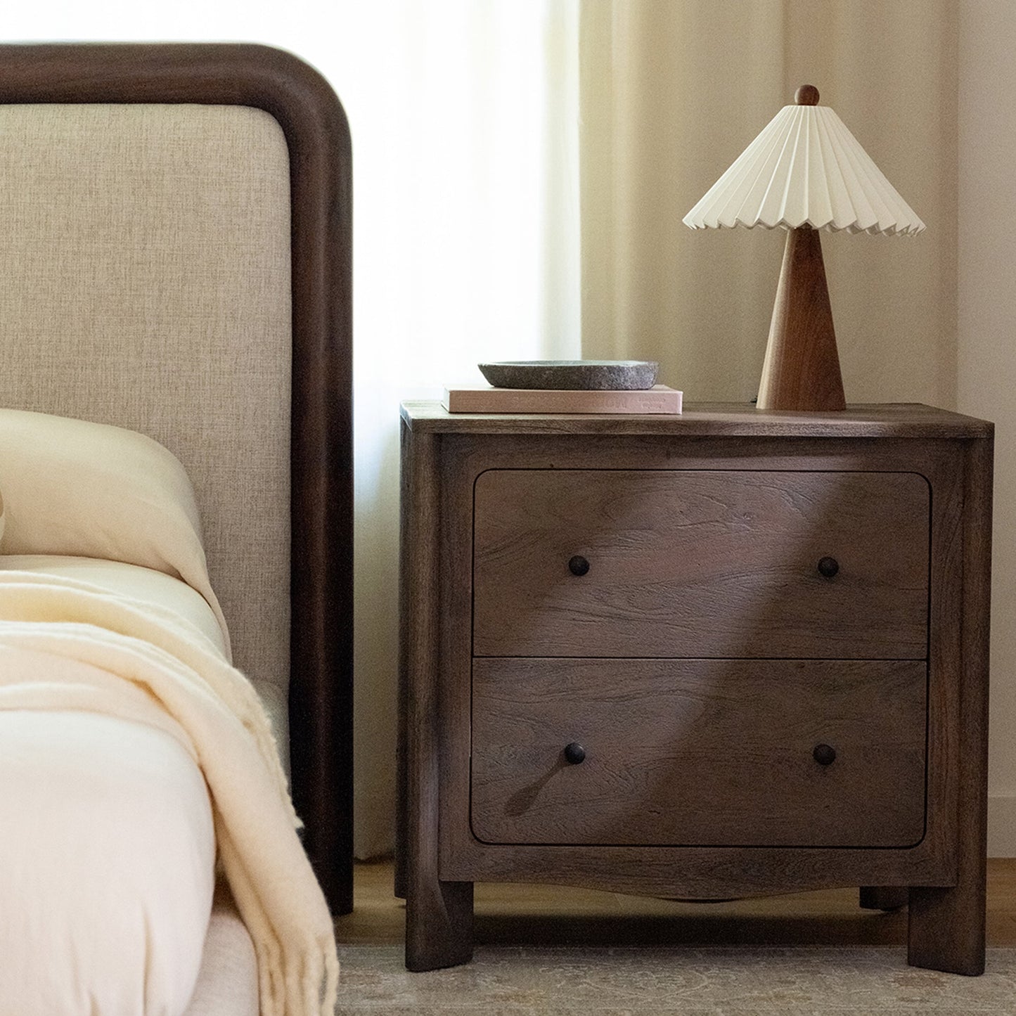 Mabel Nightstand Moes Home Collection Mhc Lx 1087 20 5