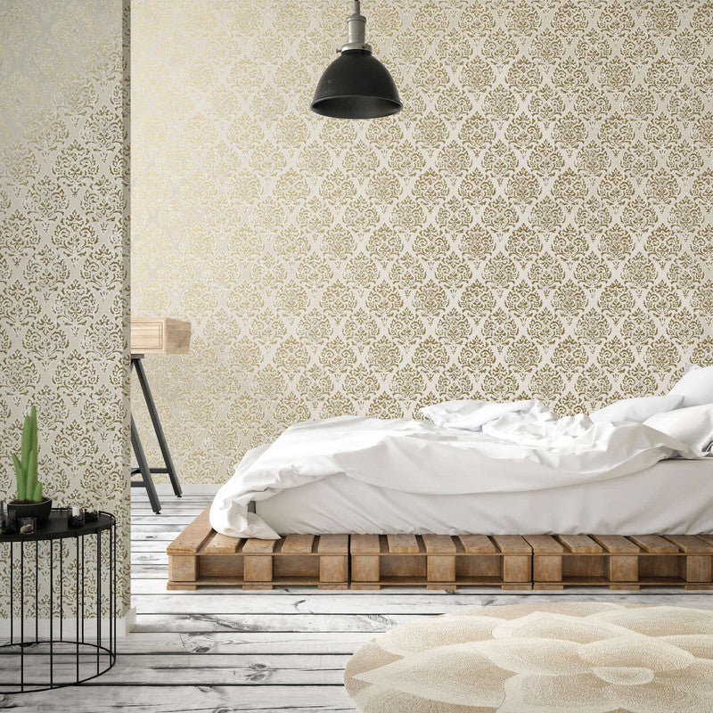 Modern Damask Mottled Wallpaper in Gold/Neutral
