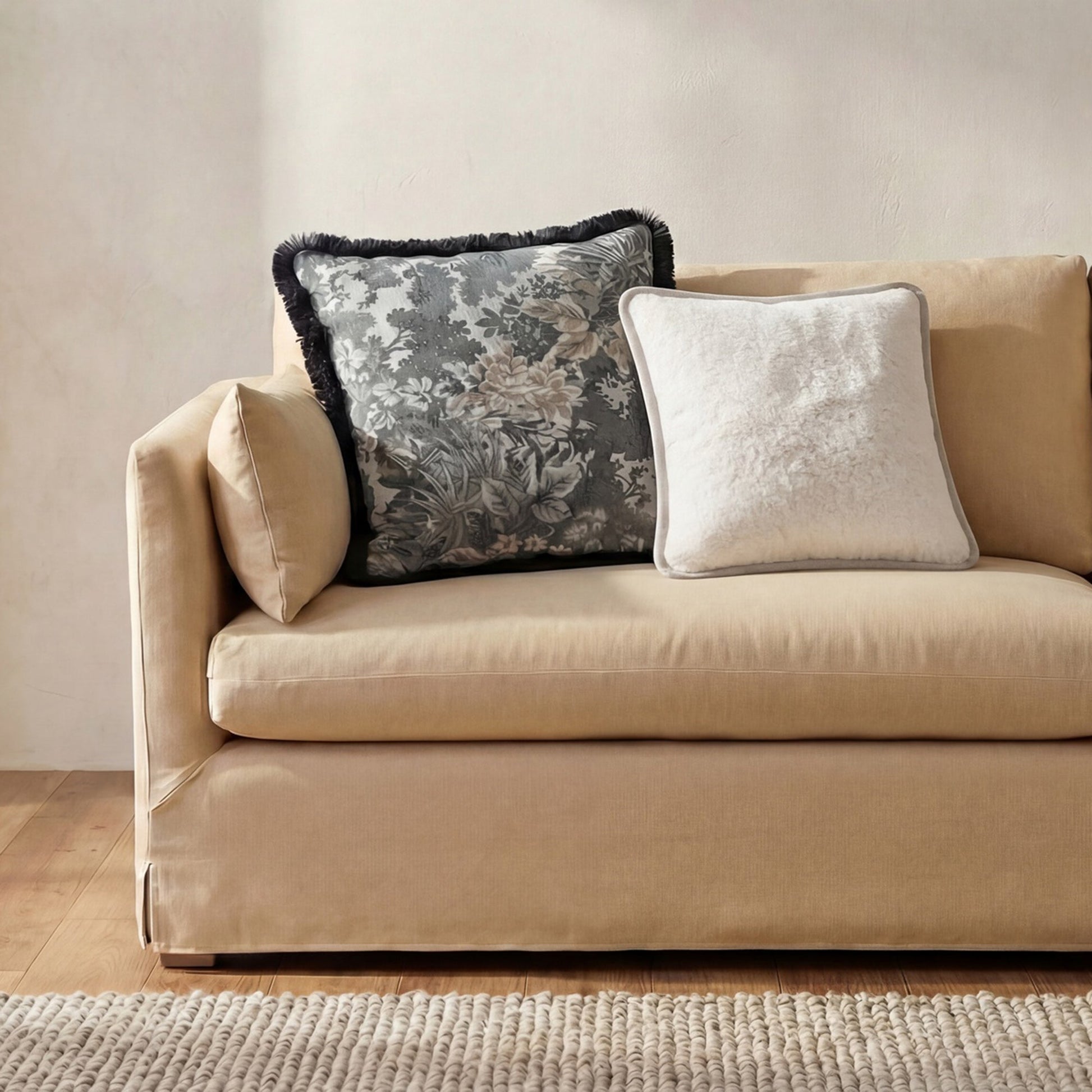 Carr Cushion Moes Home Collection Mhc Oa 1118 05 5