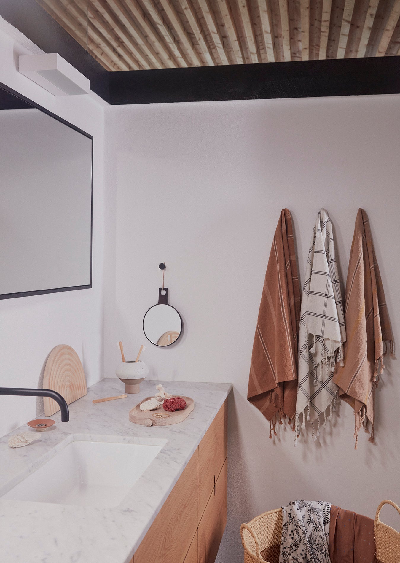 kyoto bath towel dark caramel by oyoy 3