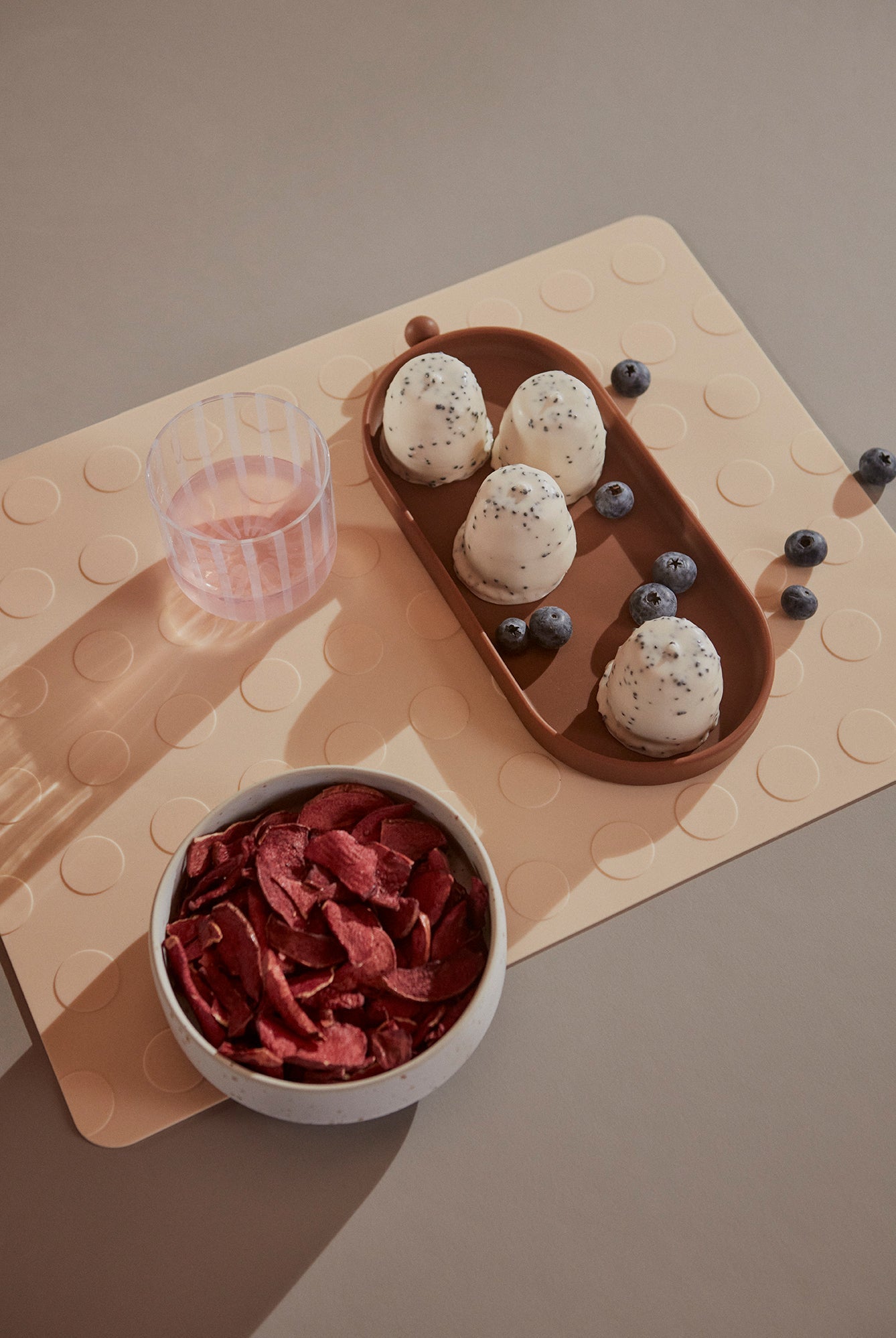 placemat dotto 2 pcs pack vanilla by oyoy 2