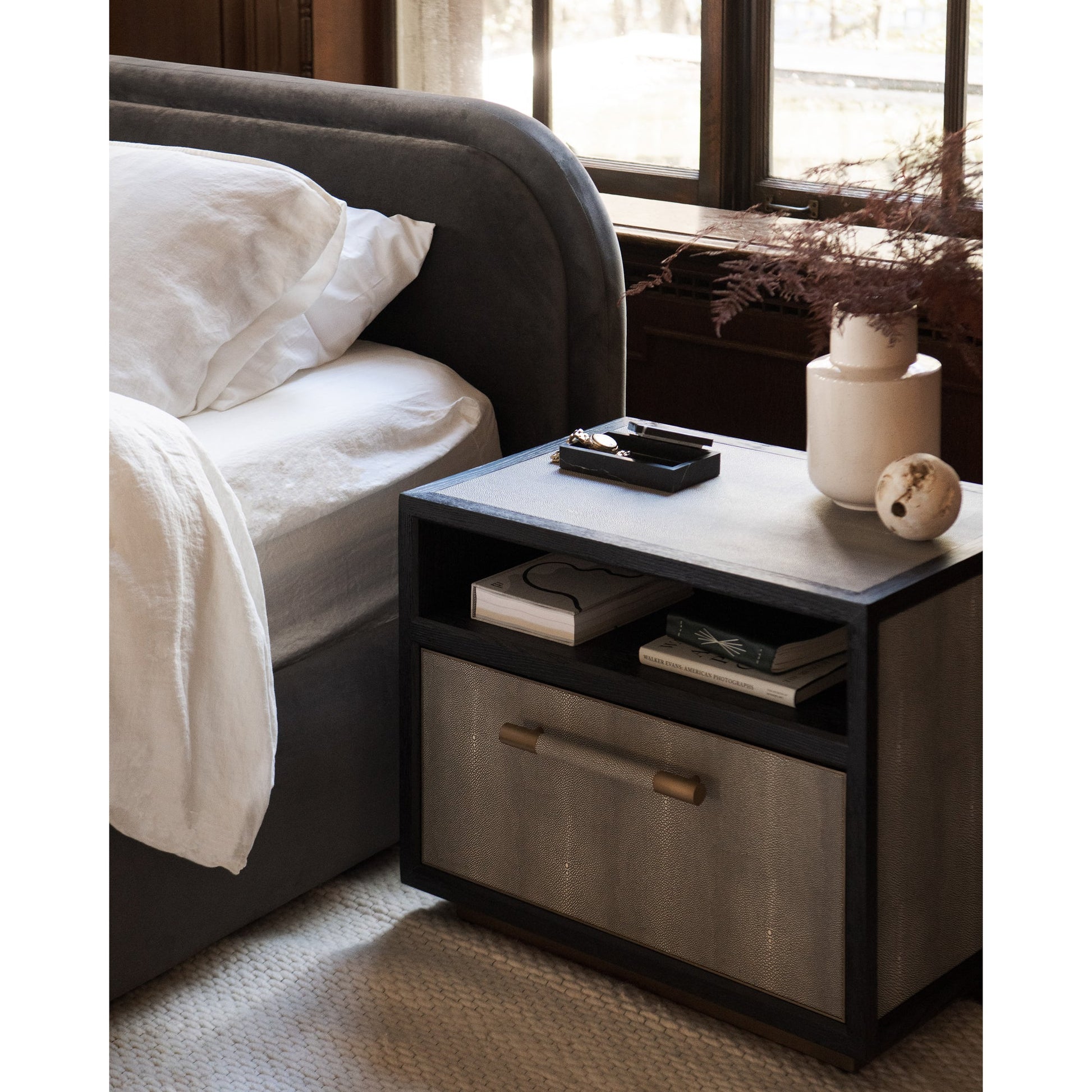 colin queen bed by Moe's Home Collection mhc rn 1146 25 13