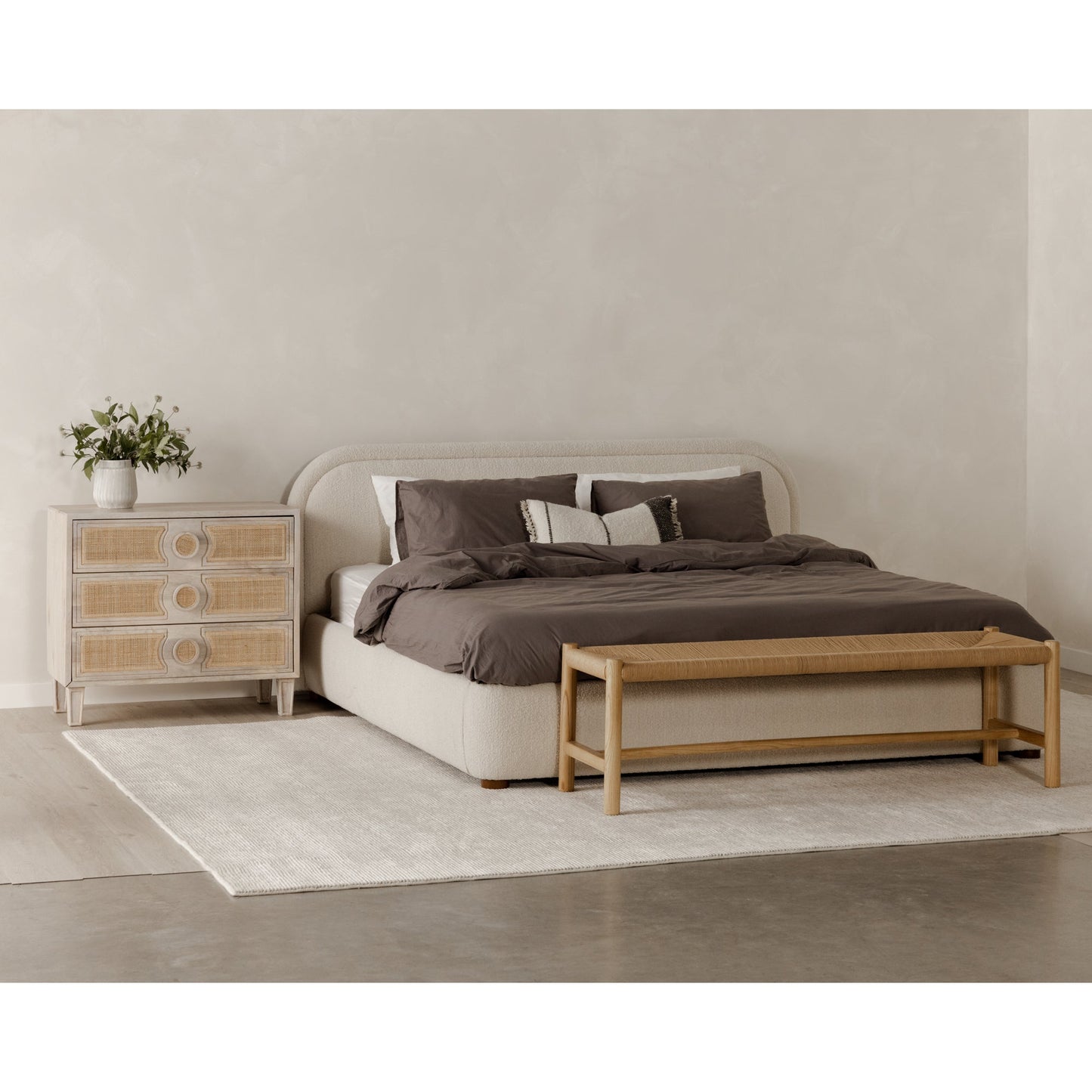 colin queen bed by Moe's Home Collection mhc rn 1146 25 18