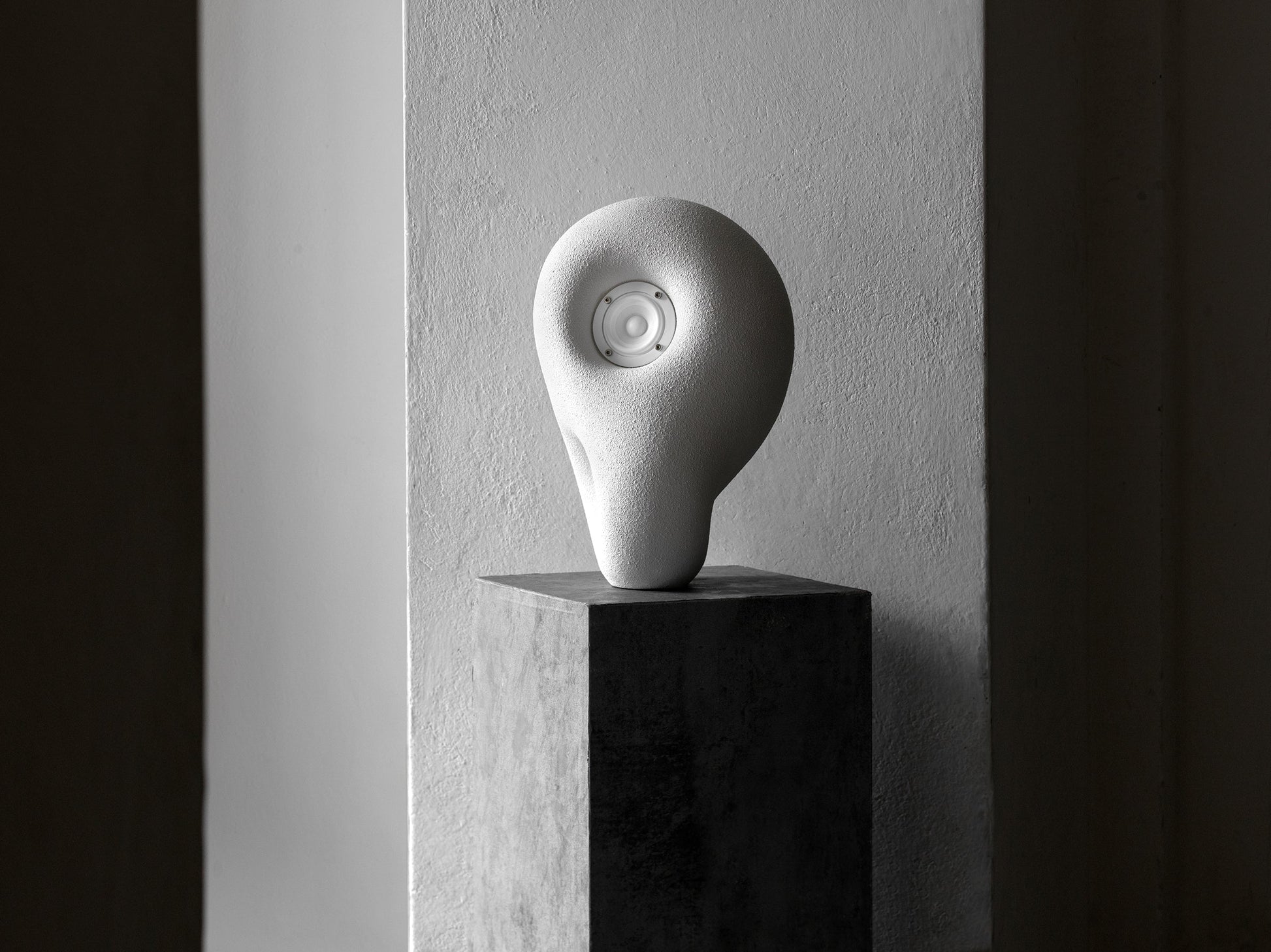 acoustic sculpture speaker by transparent 20