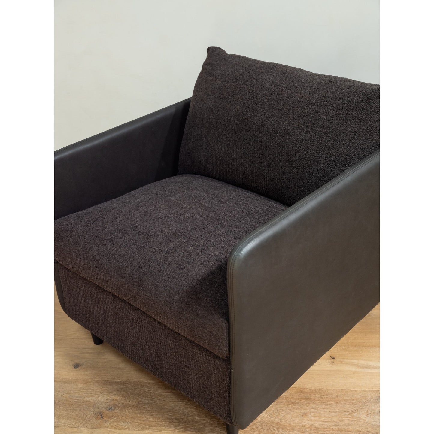Teller Accent Chair Moes Home Collection Mhc Vv 1005 03 4