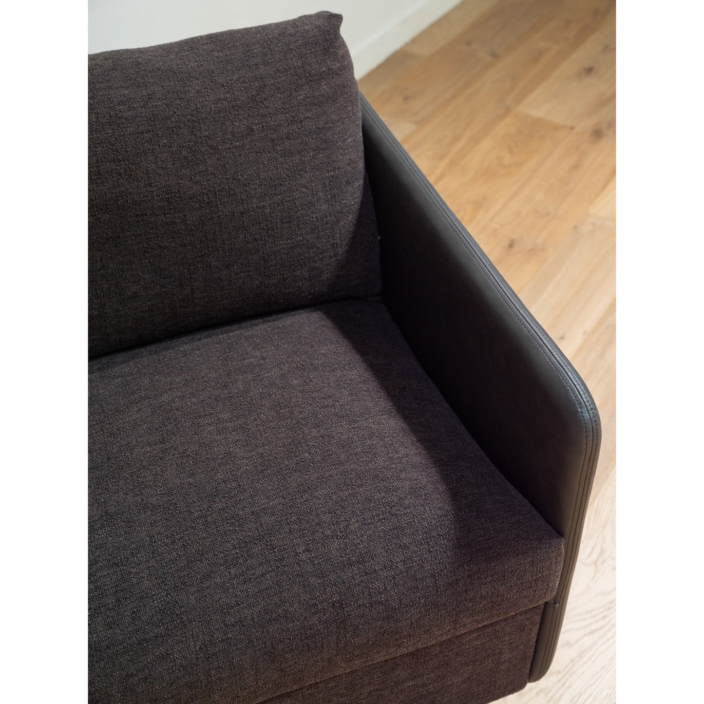 Teller Accent Chair Moes Home Collection Mhc Vv 1005 03 6