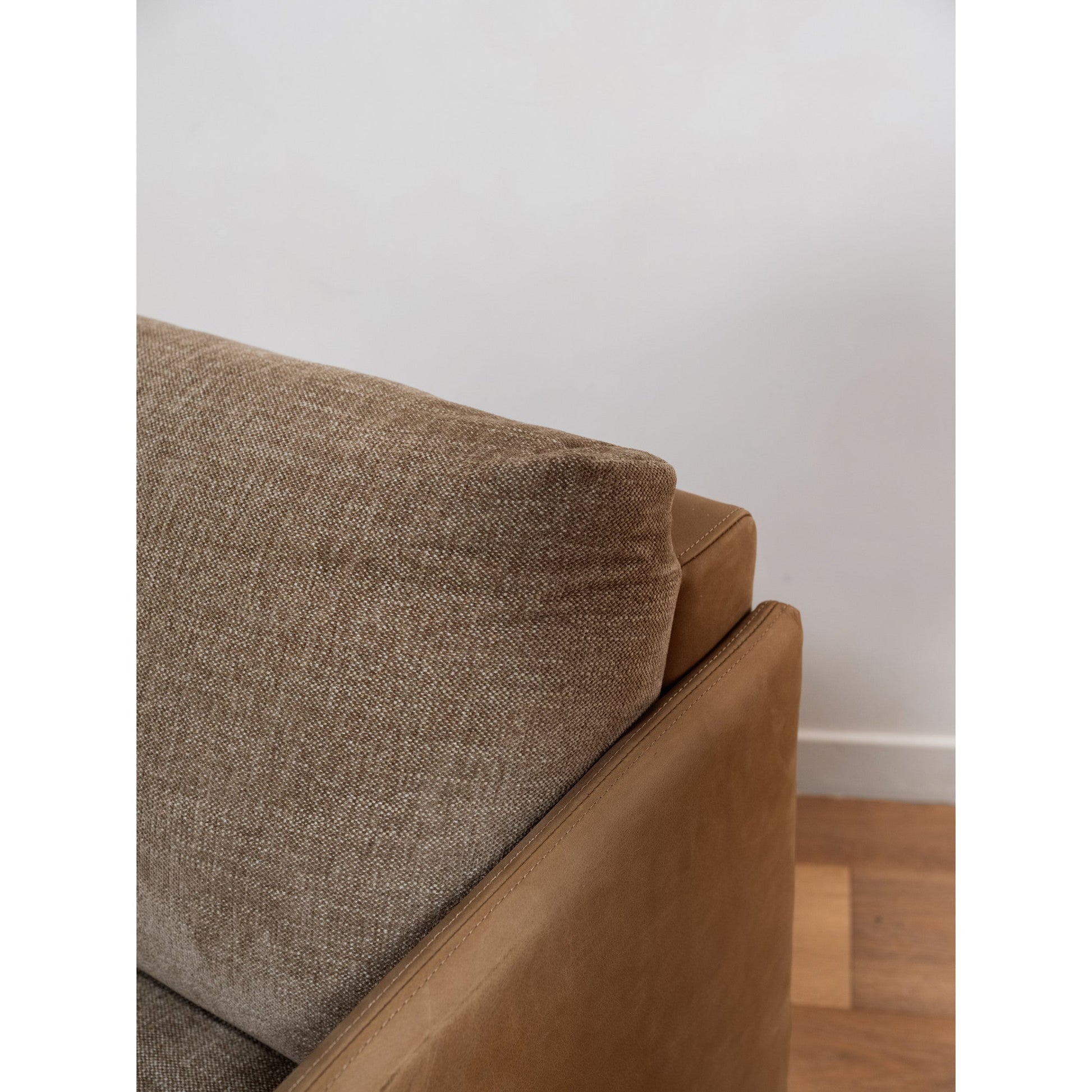 Teller Accent Chair Moes Home Collection Mhc Vv 1005 03 5
