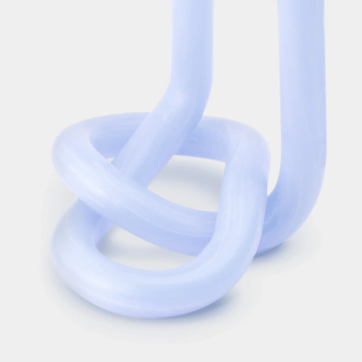 knot candles in various colors 4